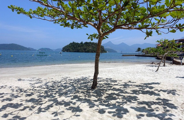 Apartment in condominium with 3 beaches