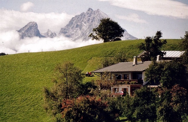 Apartment in a quiet sunny altitude with excellent panoramic views