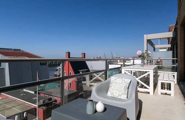 Apartment in Den Haag with sea beach