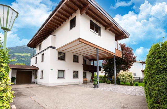 Apartment in Fügen near Spieljochbahn