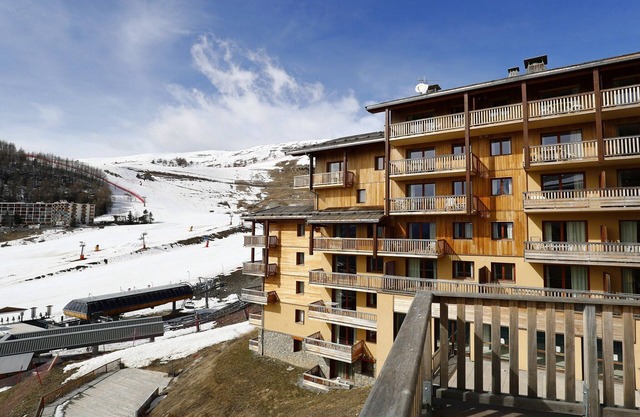 Apartment in French Alps with Pool & Ski Access