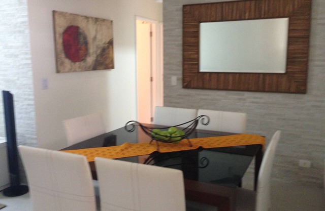 Apartment in Guarujá - Enseada - 100m from the beach