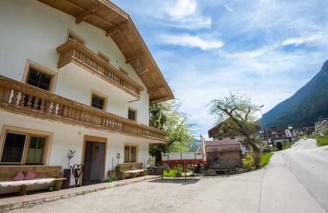 Apartment in Hainzenberg near Ski Lift