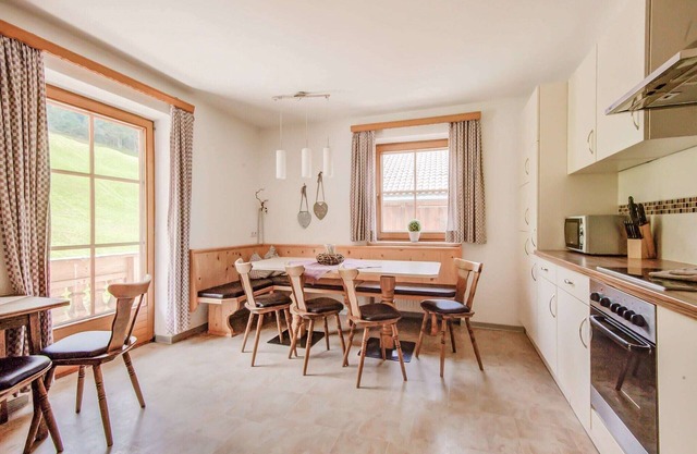 Apartment in Hainzenberg near Ski Lift