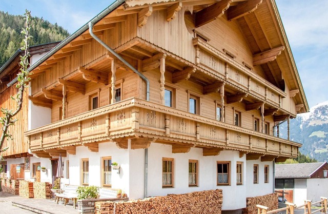 Apartment in Hainzenberg in a ski area