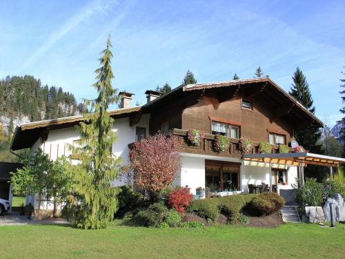 Apartment in Hinterbichl near Ski Bus