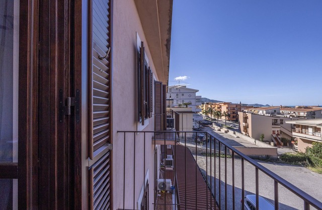 Apartment "In Villa Domenica 8" with Sea View, Balcony & Wi-Fi