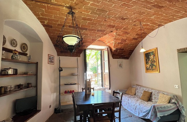 Apartment in Borgo in Tuscany 4 beds and swimming pool