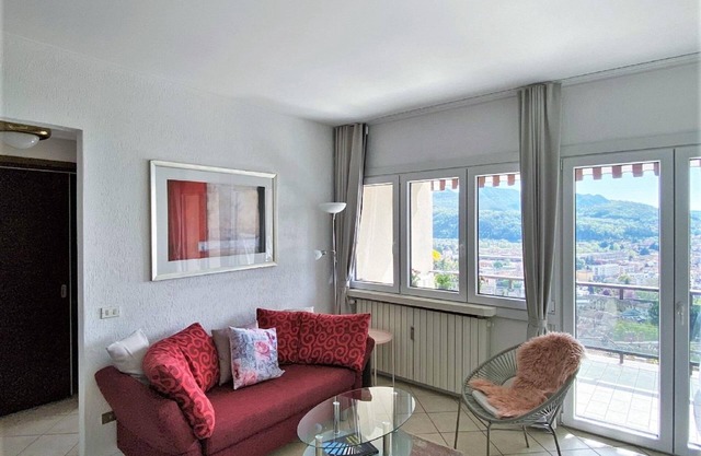 Apartment in Italy with Lake View