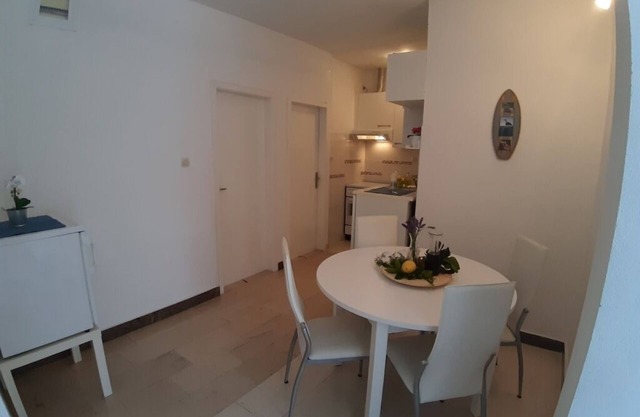 Apartment in Jelsa with Terrace, Air condition, WIFI (4440-2)