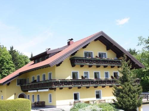 Apartment in Krispl near Hiking Trails