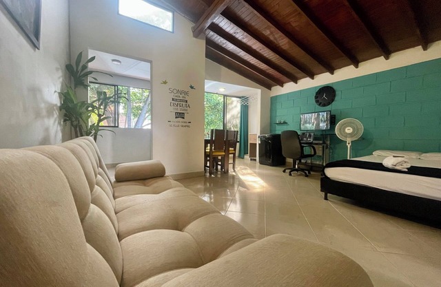 Apartment in Laureles 900MB WiFi, Netflix & Disney+