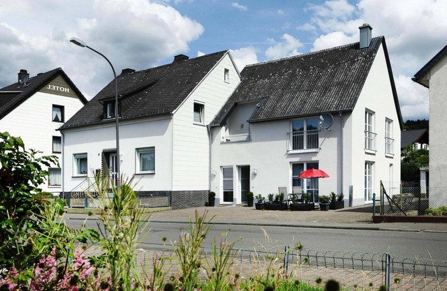 Apartment in Lissendorf with Garden Oasis