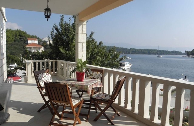 Apartment in Lumbarda with Seaview, Terrace, Air condition, WIFI (128-2)
