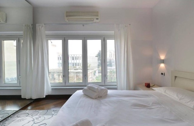Apartment in Milan with 1 bedrooms sleeps 2
