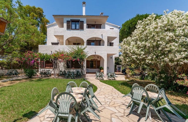 Apartment in Mont-Roig near the Bay