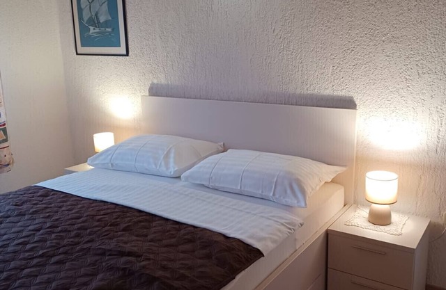 Apartment in Murter with Seaview, Terrace, Air condition, WIFI (125-2)