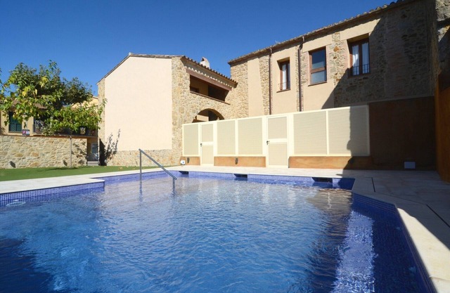 Apartment in Pals near El Pedró & Beach