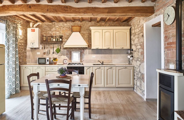 Apartment in renovated farmhouse in typical Chianti Tuscan village
