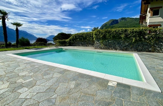 Apartment in residence with swimming pool, a few minutes from the center of Menaggio
