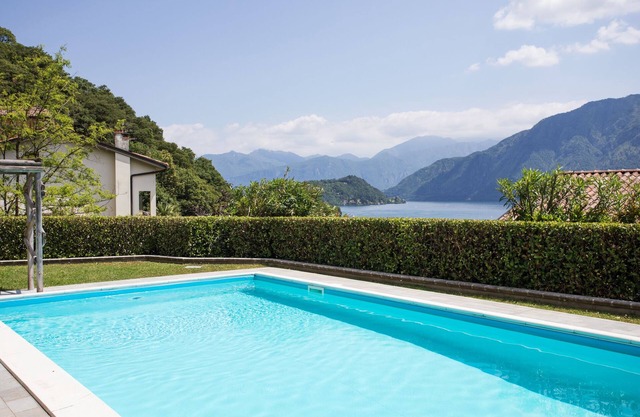 Apartment In Residence Sala Comacina, Lake Como With Pool