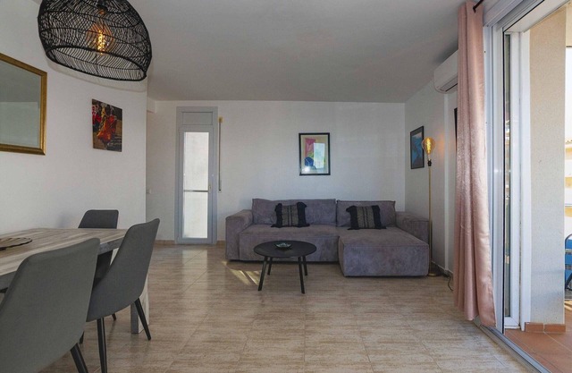 Apartment in Roses near Playa Santa Margarita