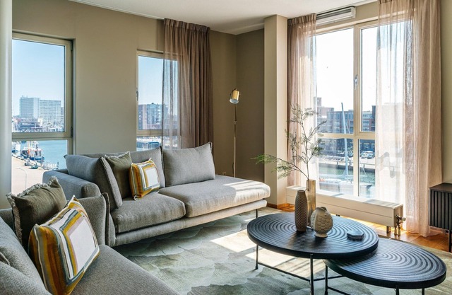 Apartment in Scheveningen with harbour view