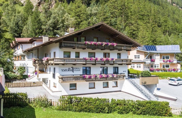 Apartment in Sölden with a ski storage