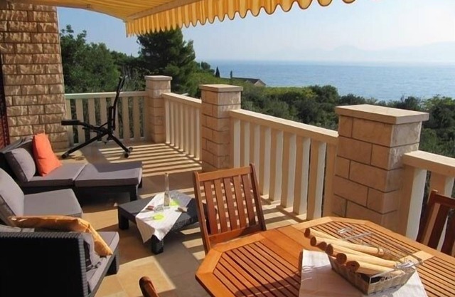 Apartment in Sućuraj with Seaview, Terrace, Air condition, WIFI (3354-1)