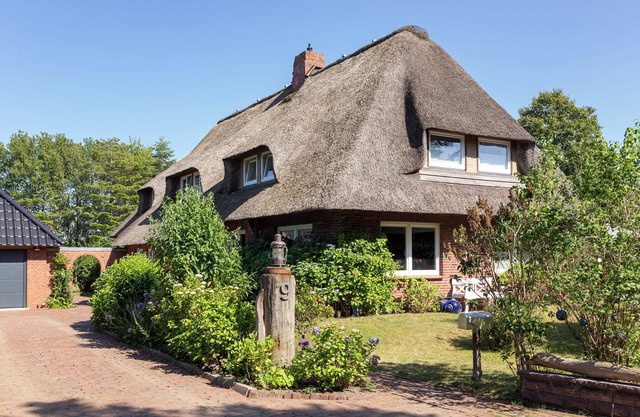 Apartment in thatched roof house in Nebel on the island Amrum - WLAN, TV, terrac