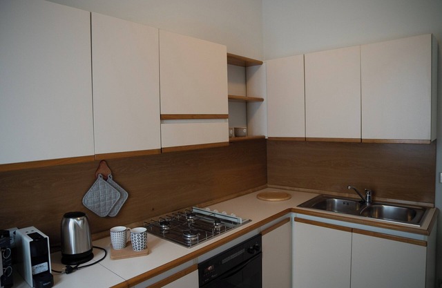 Apartment in the center of Angera in private court, 300 meters from the lakefront