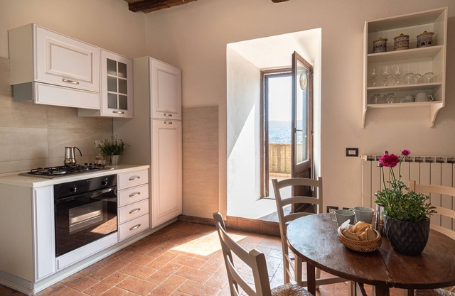 Apartment in the countryside near Todi