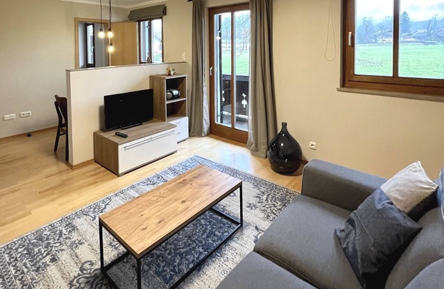 Apartment in the immediate vicinity of the lake with Swiss stone pine bed, newly renovated and balcony