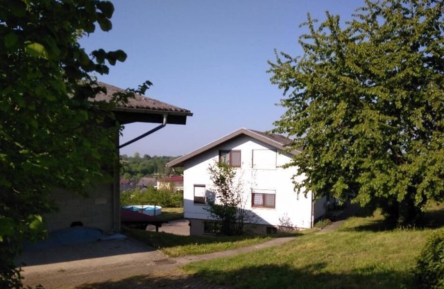 Apartment in the middle of vines