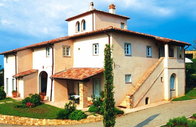 Apartment in Tuscany with Golf & Pools