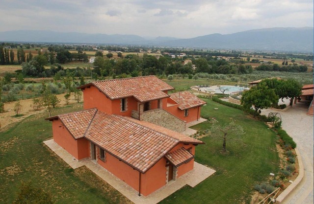 Apartment in Umbria with Infinity Pool Views