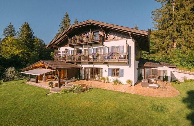 *Apartment in unique Location, inmidst the Ski and Hiking area