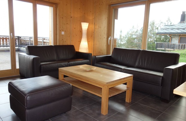 Apartment in Veysonnaz with Ski-In/Ski-Out Access