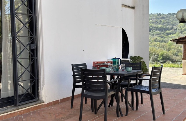 Apartment in villa 6 people