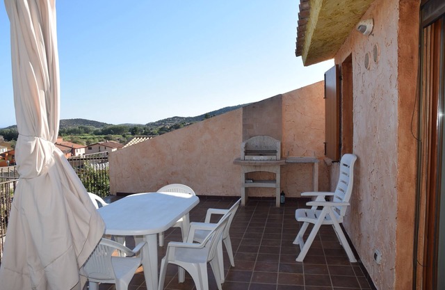 Apartment in villa in Borgo Chia with terrace of 27m2