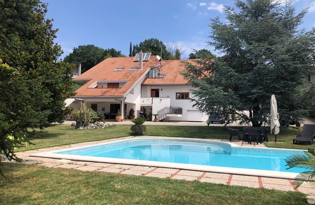 Apartment in villa