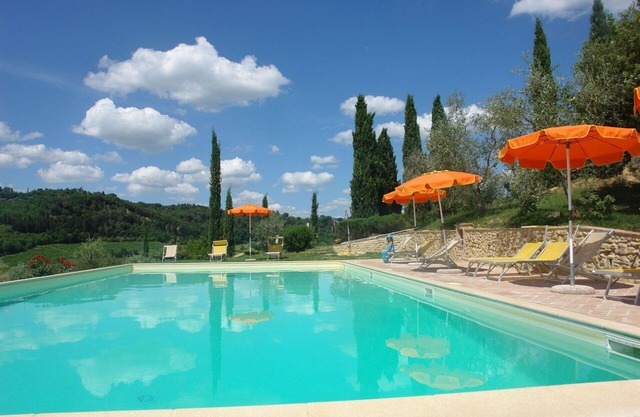 Apartment in villa with WIFI, pool, TV, patio, panoramic view, parking, close to San Gimignano