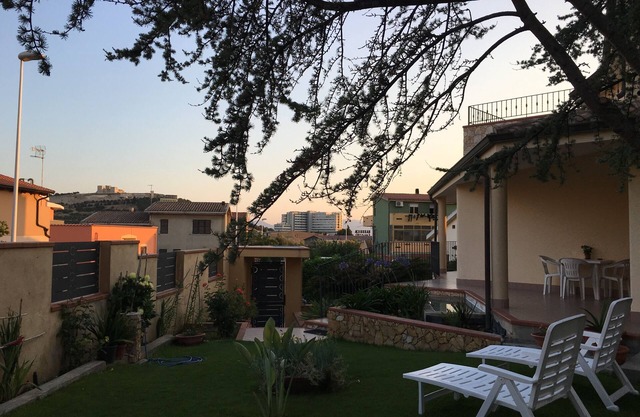 Apartment in villa with garden and jacuzzi