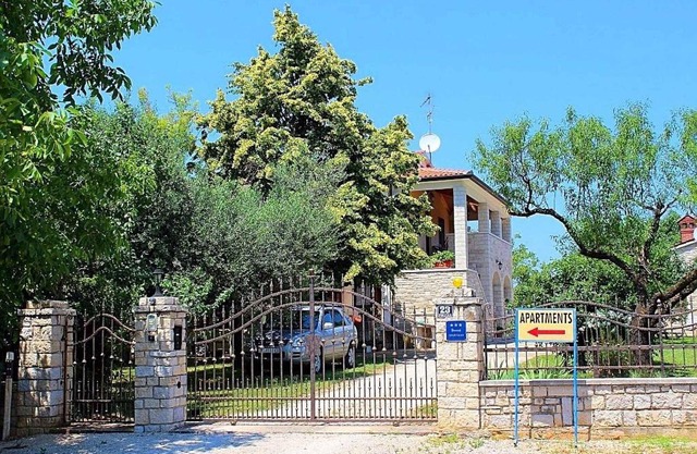 Apartment in Vrvari with One-Bedroom 2
