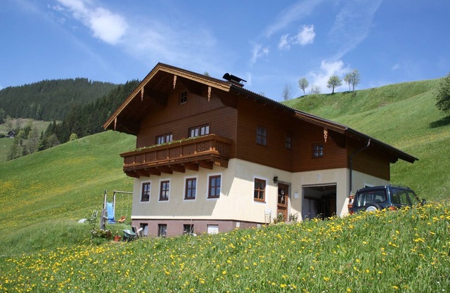 Apartment in Wagrain with Stunning Mountain Views