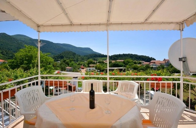 Apartment in Žuljana with Seaview, Terrace, WIFI, Dishwasher (3558-2)