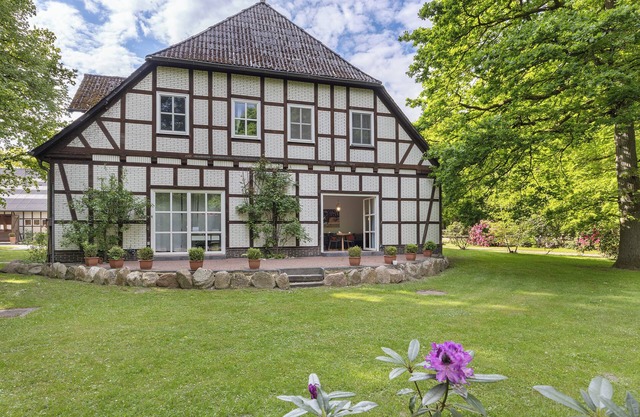 Apartment 'Inmitten Heide Und Natur' with Shared Terrace, Private Garden and Wi-Fi