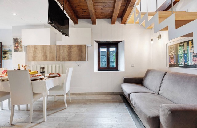Apartment 'Isa' with Mountain View, Wi-Fi and Air Conditioning