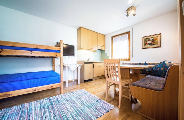 Apartment "Issingerhof 2" with Mountain View, Terrace & Wi-Fi