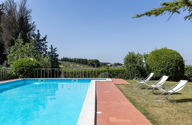 Apartment 'Vernaccia Country House - Agriturismo' with Pool, Garden & Wi-Fi